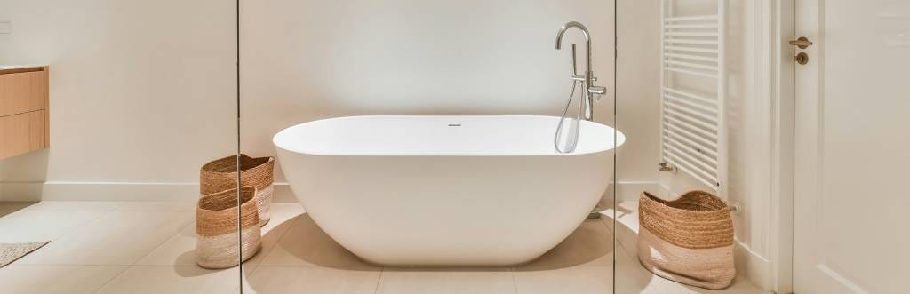 Bathroom with a bathtub